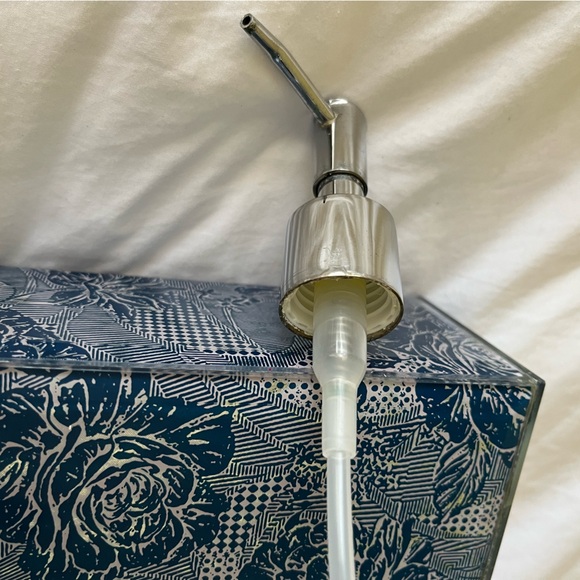 Mackenzie Childs blue royal rose Soap Dispenser - Picture 6 of 6